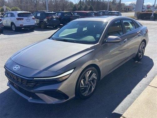 2024 Hyundai ELANTRA SEL
