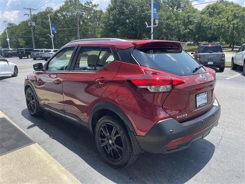 2020 Nissan Kicks SR