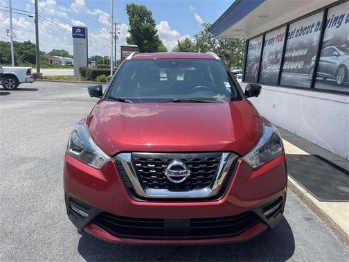 2020 Nissan Kicks SR