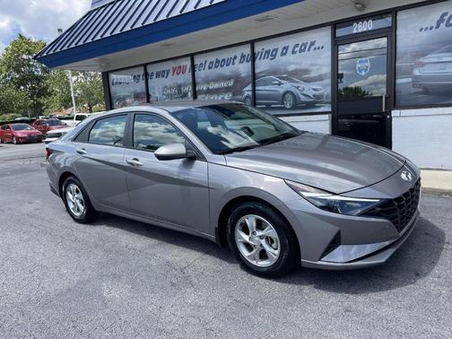 2023 Hyundai ELANTRA SE