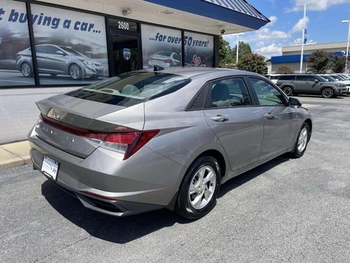 2023 Hyundai ELANTRA SE