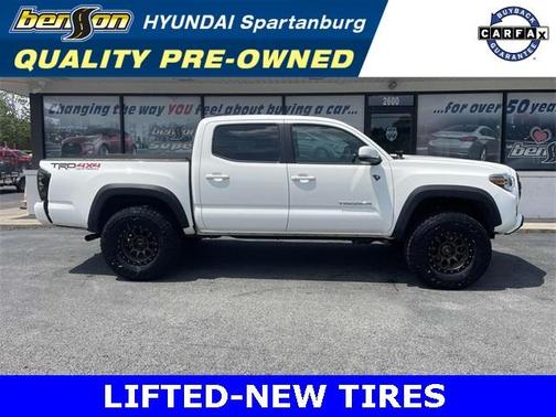 2022 Toyota Tacoma SR