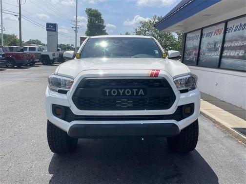 2022 Toyota Tacoma SR