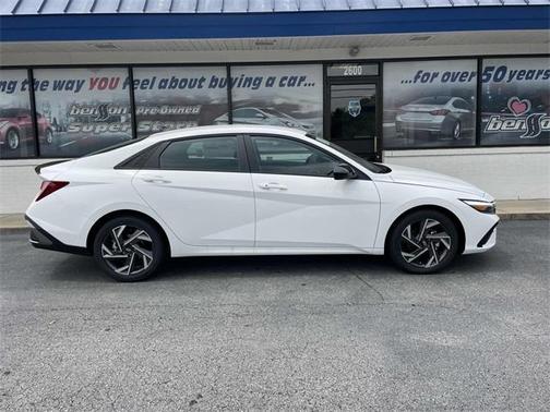 2025 Hyundai ELANTRA SEL Sport