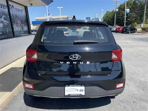 2022 Hyundai VENUE SEL