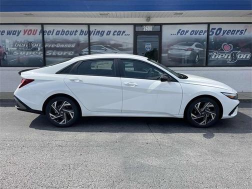 2025 Hyundai ELANTRA SEL Sport