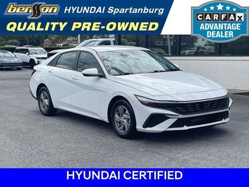 White 2024 Hyundai ELANTRA SE