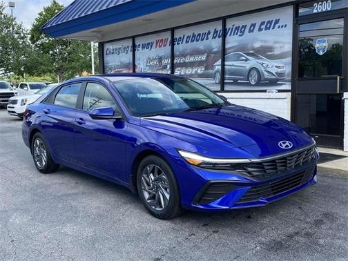 2024 Hyundai ELANTRA SEL