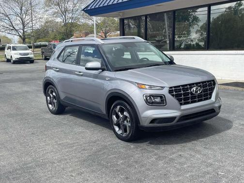 2024 Hyundai VENUE SEL