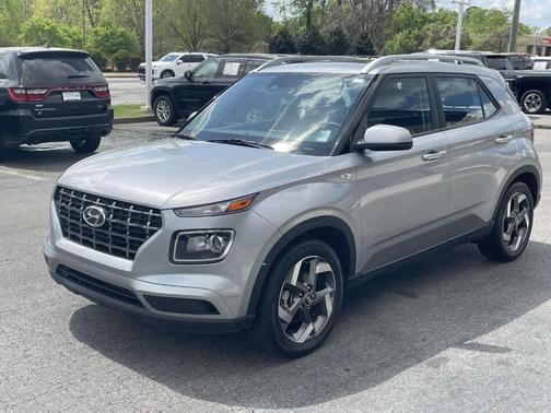 2024 Hyundai VENUE SEL