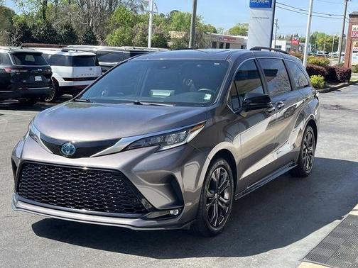 2022 Toyota Sienna XSE 7 Passenger