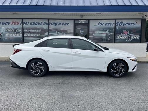 2025 Hyundai ELANTRA SEL Sport