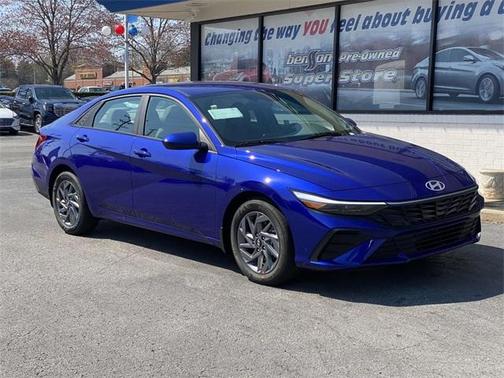 2024 Hyundai ELANTRA SEL