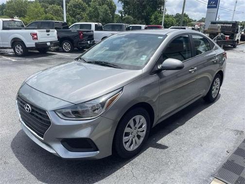 2022 Hyundai Accent SE