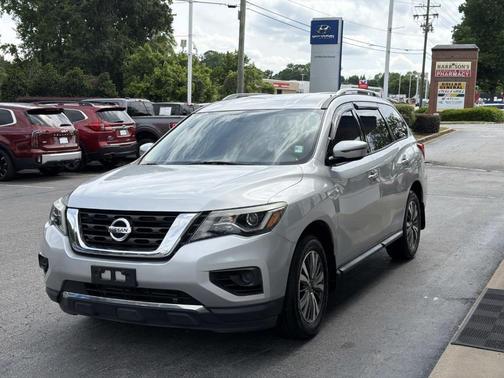 Brilliant Silver Metallic 2017 Nissan Pathfinder S