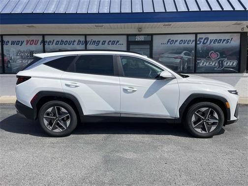 2025 Hyundai TUCSON SEL