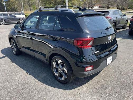 2021 Hyundai VENUE SEL