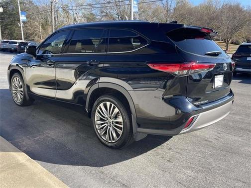 2022 Toyota Highlander Platinum