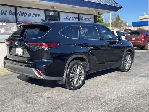 2022 Toyota Highlander Platinum