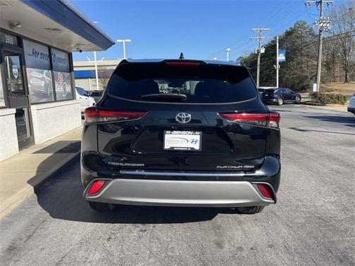 2022 Toyota Highlander Platinum