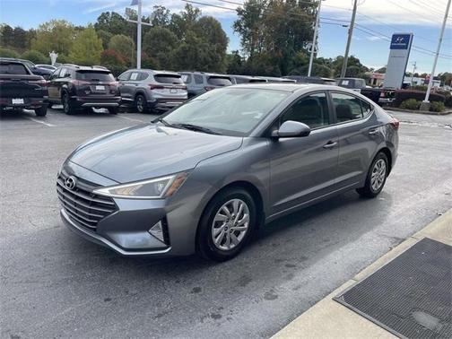 2019 Hyundai ELANTRA SE