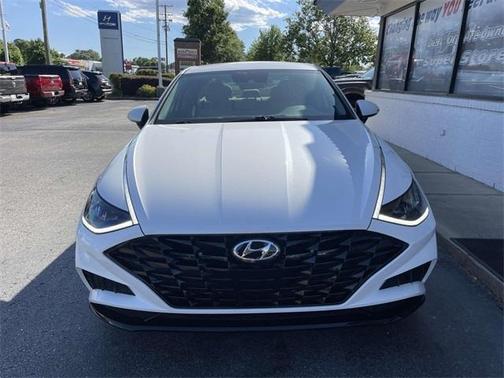 2022 Hyundai SONATA SEL