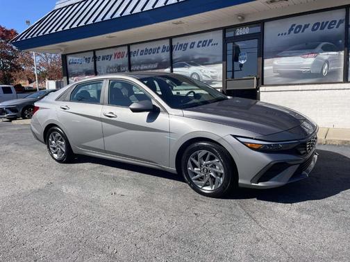 2024 Hyundai ELANTRA SEL