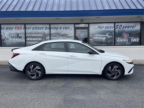 2025 Hyundai ELANTRA SEL Sport