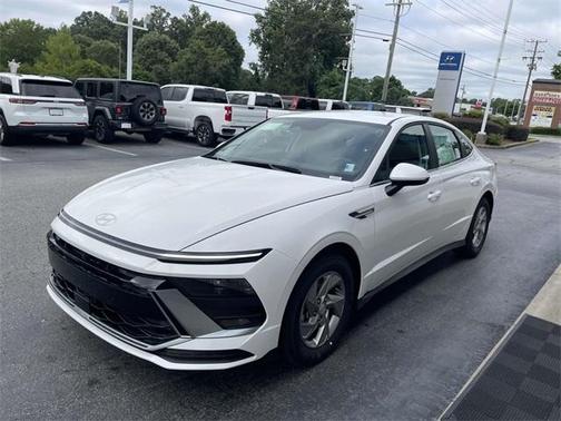 2025 Hyundai SONATA SE