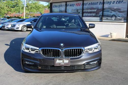 Photo 2 of 27 of 2018 BMW 540 i xDrive