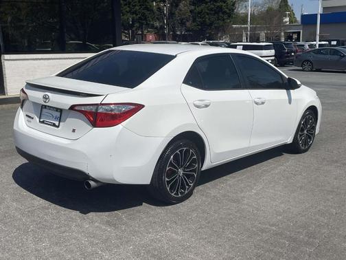 Super White 2015 Toyota Corolla