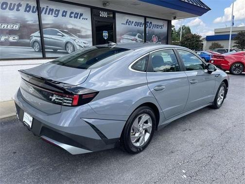 2025 Hyundai SONATA SE
