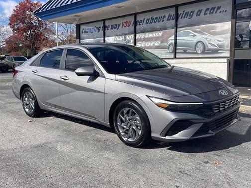 2024 Hyundai ELANTRA SEL