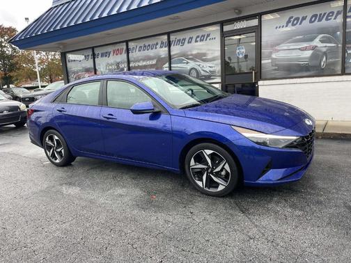 2023 Hyundai ELANTRA SEL