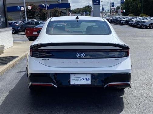 2024 Hyundai SONATA Hybrid SEL