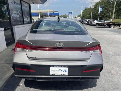 2025 Hyundai ELANTRA SEL Convenience