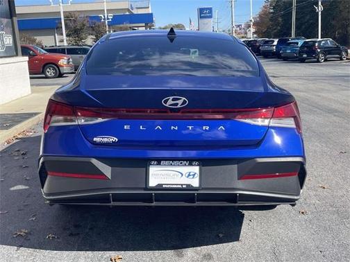 2024 Hyundai ELANTRA SEL