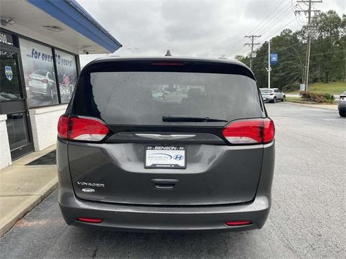 2021 Chrysler Voyager LXI
