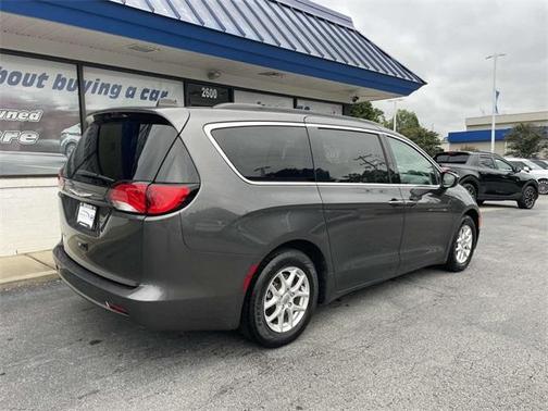 2021 Chrysler Voyager LXI