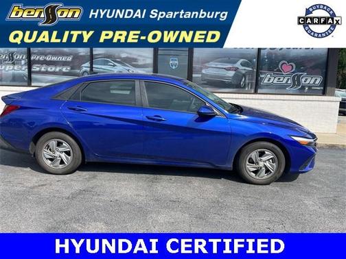 2024 Hyundai ELANTRA SE