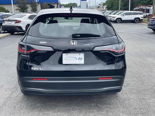 Crystal Black Pearl 2025 Honda HR-V LX