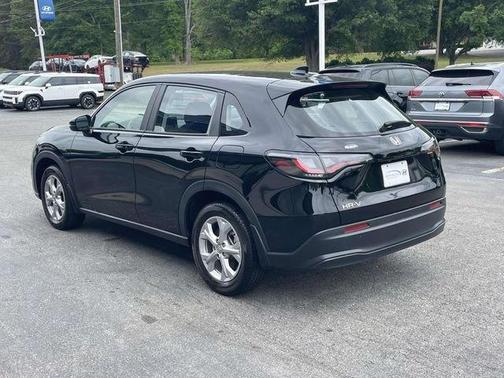 Crystal Black Pearl 2025 Honda HR-V LX