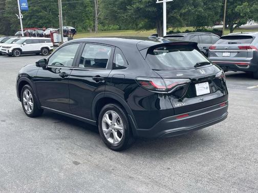 Crystal Black Pearl 2025 Honda HR-V LX