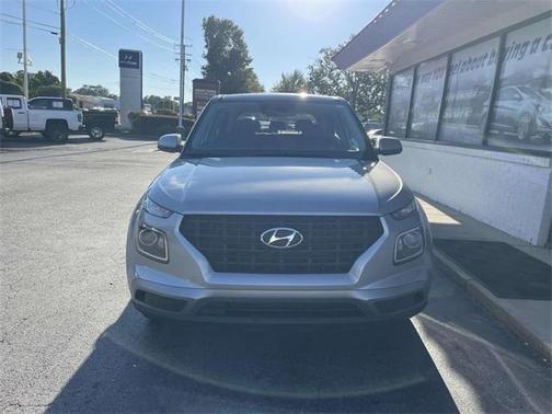 2025 Hyundai VENUE SE