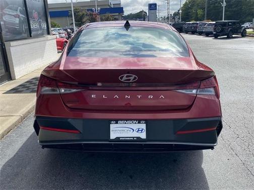 2024 Hyundai ELANTRA SEL