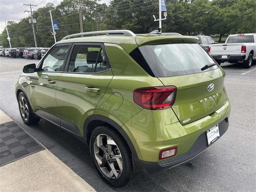 2022 Hyundai VENUE SEL