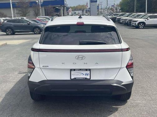 2025 Hyundai KONA SEL