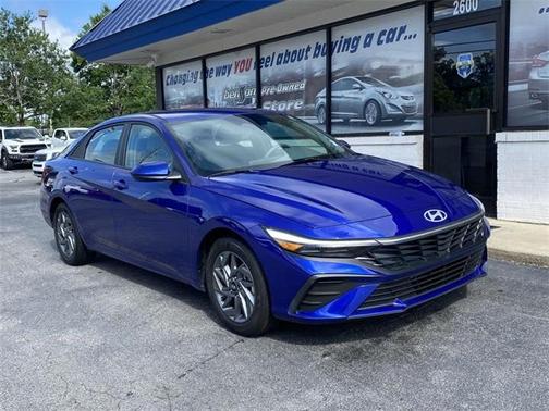 2024 Hyundai ELANTRA SEL