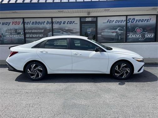 2025 Hyundai ELANTRA SEL Sport