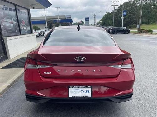 2023 Hyundai ELANTRA SEL